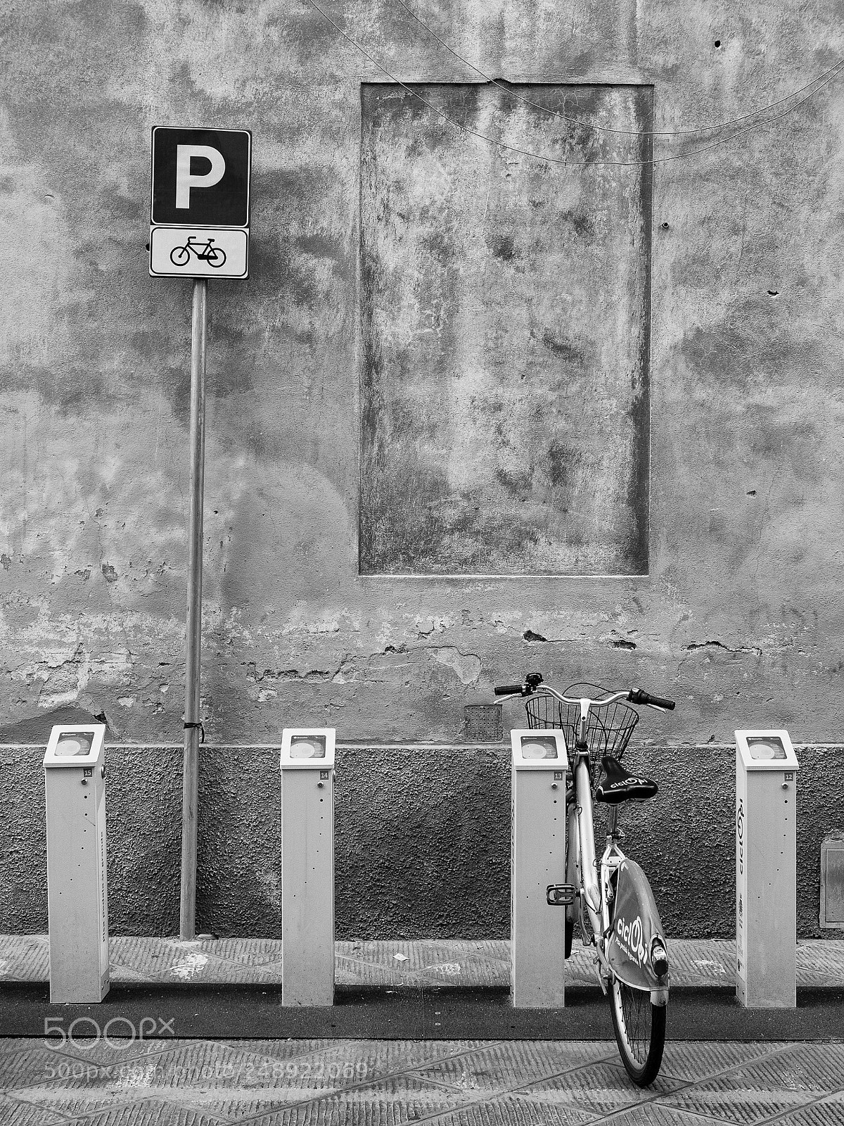 Olympus OM-D E-M5 sample photo. A bicycle photography