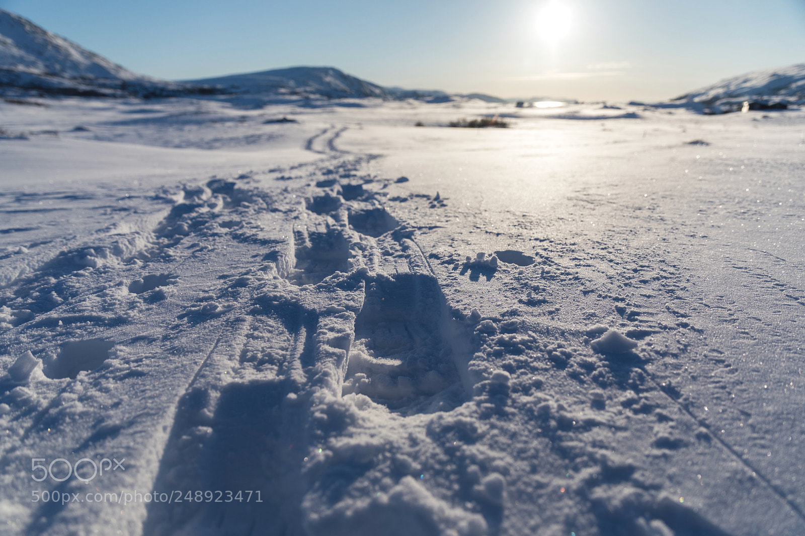 Canon EOS 5D Mark IV sample photo. Hiking in the winter photography