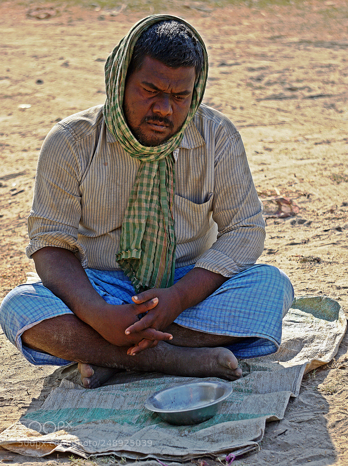 Sony a6000 sample photo. Beggar on street photography