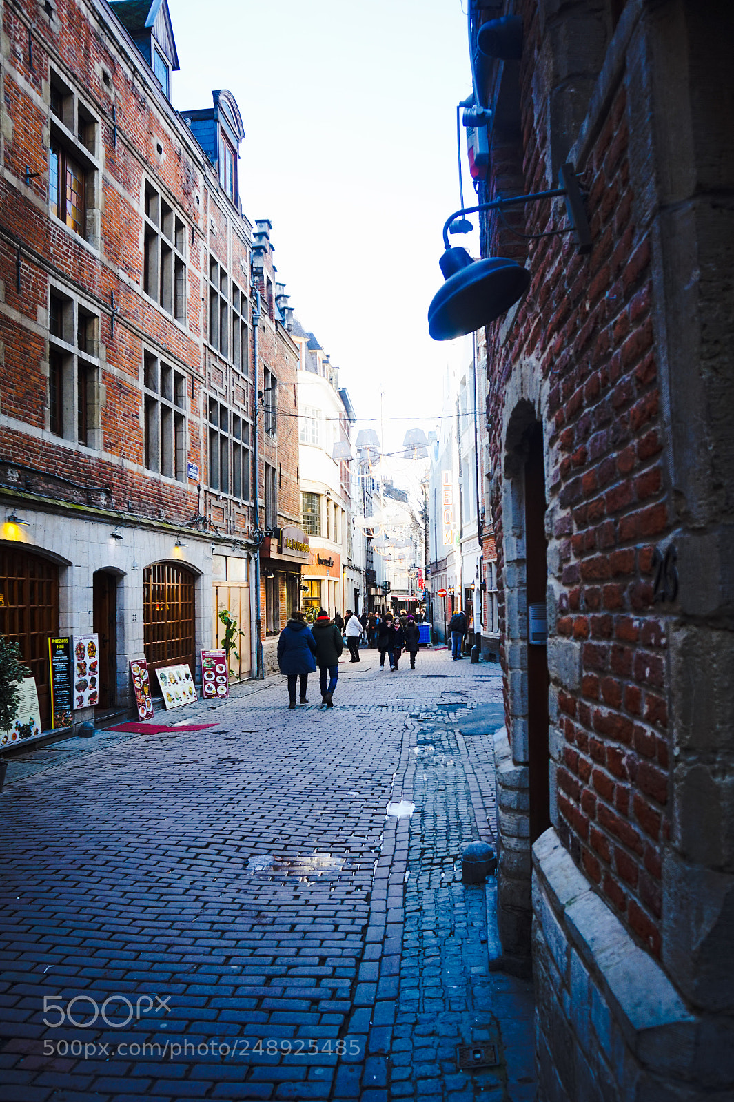 Sony Alpha a5000 (ILCE 5000) sample photo. Alley in brussels photography