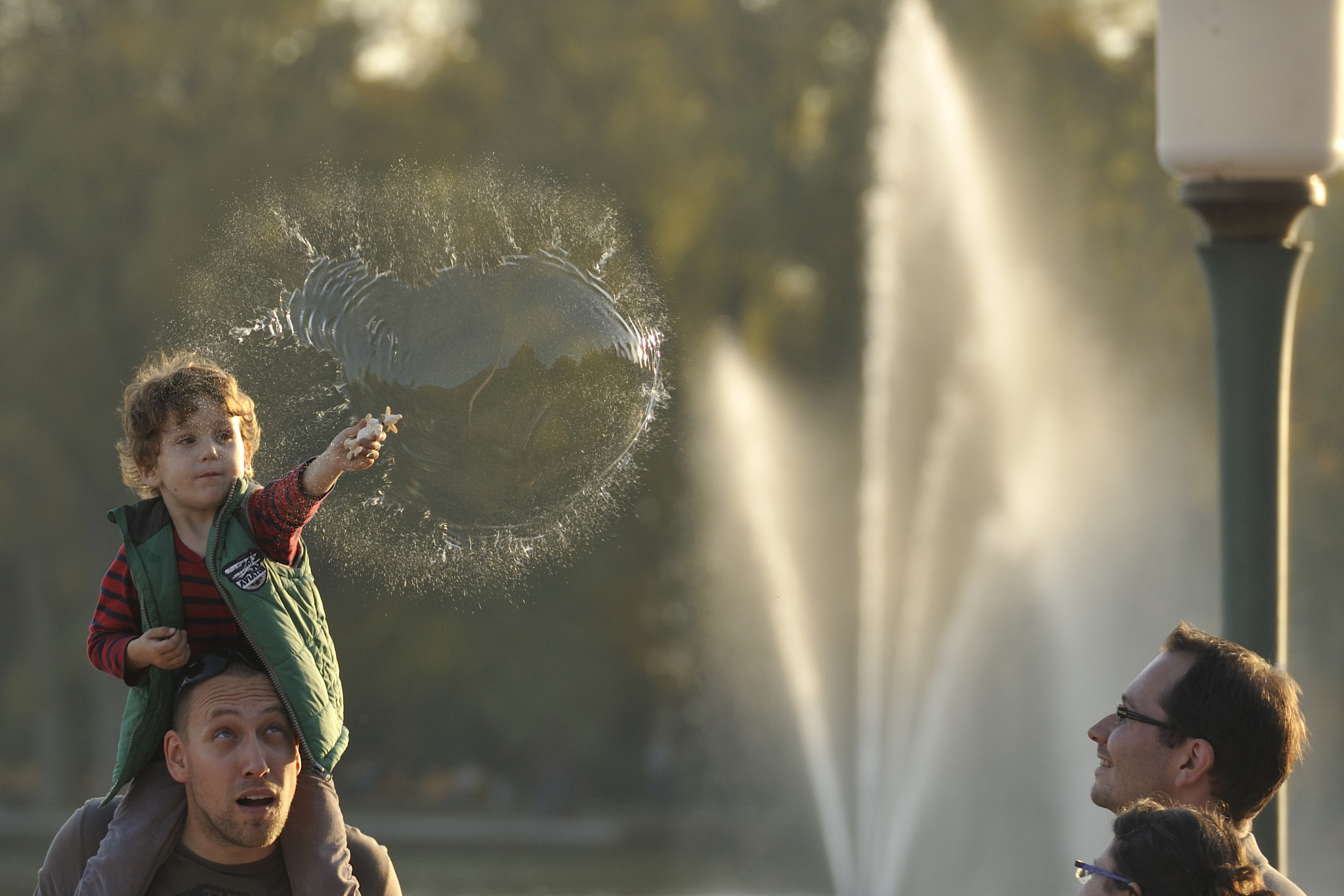 Nikon AF-S Nikkor 70-200mm F2.8G ED VR II sample photo. Floating soap bubbles. photography