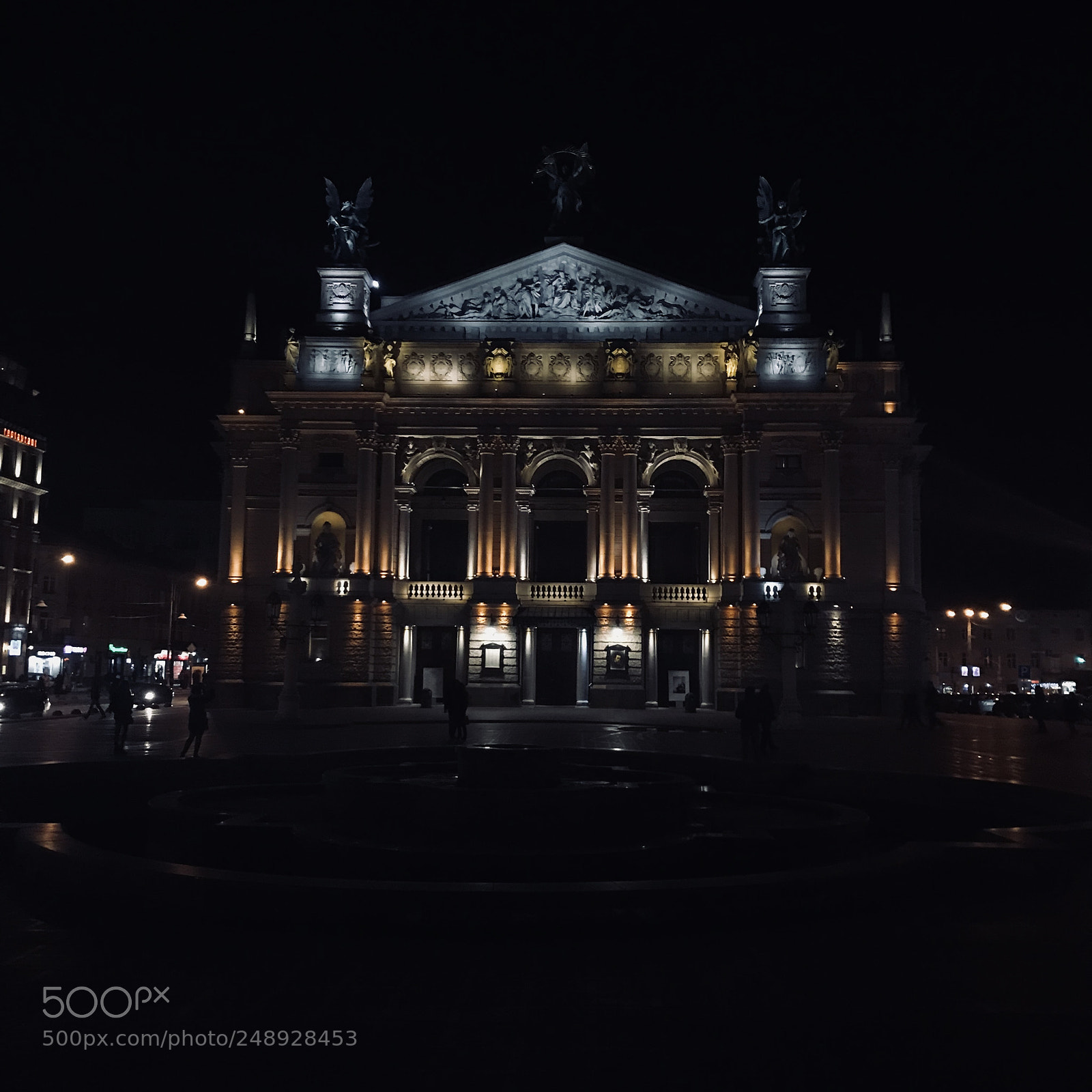 Apple iPhone 7 sample photo. Lviv theatre of opera photography