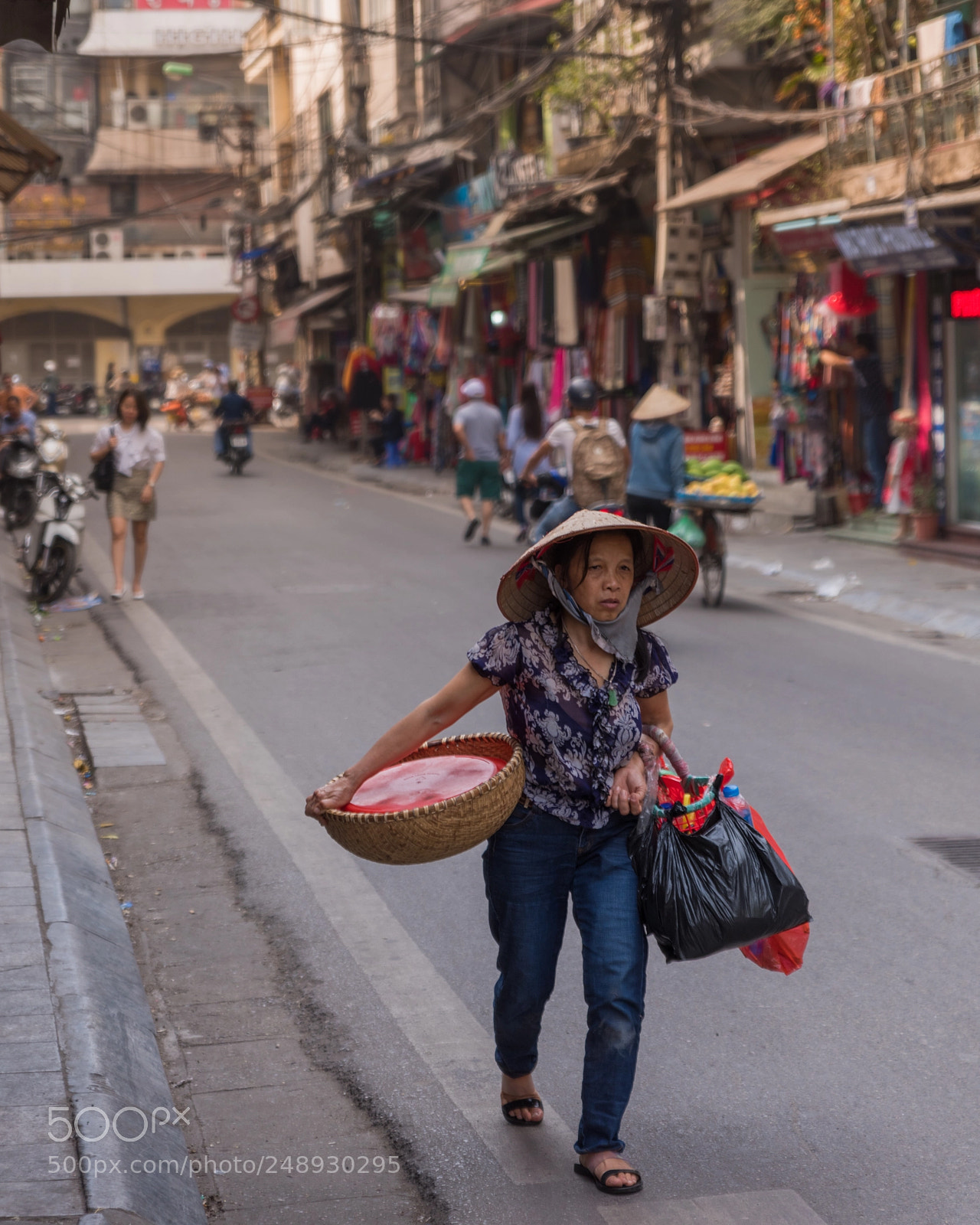Nikon D810 sample photo. Vietnam streets photography