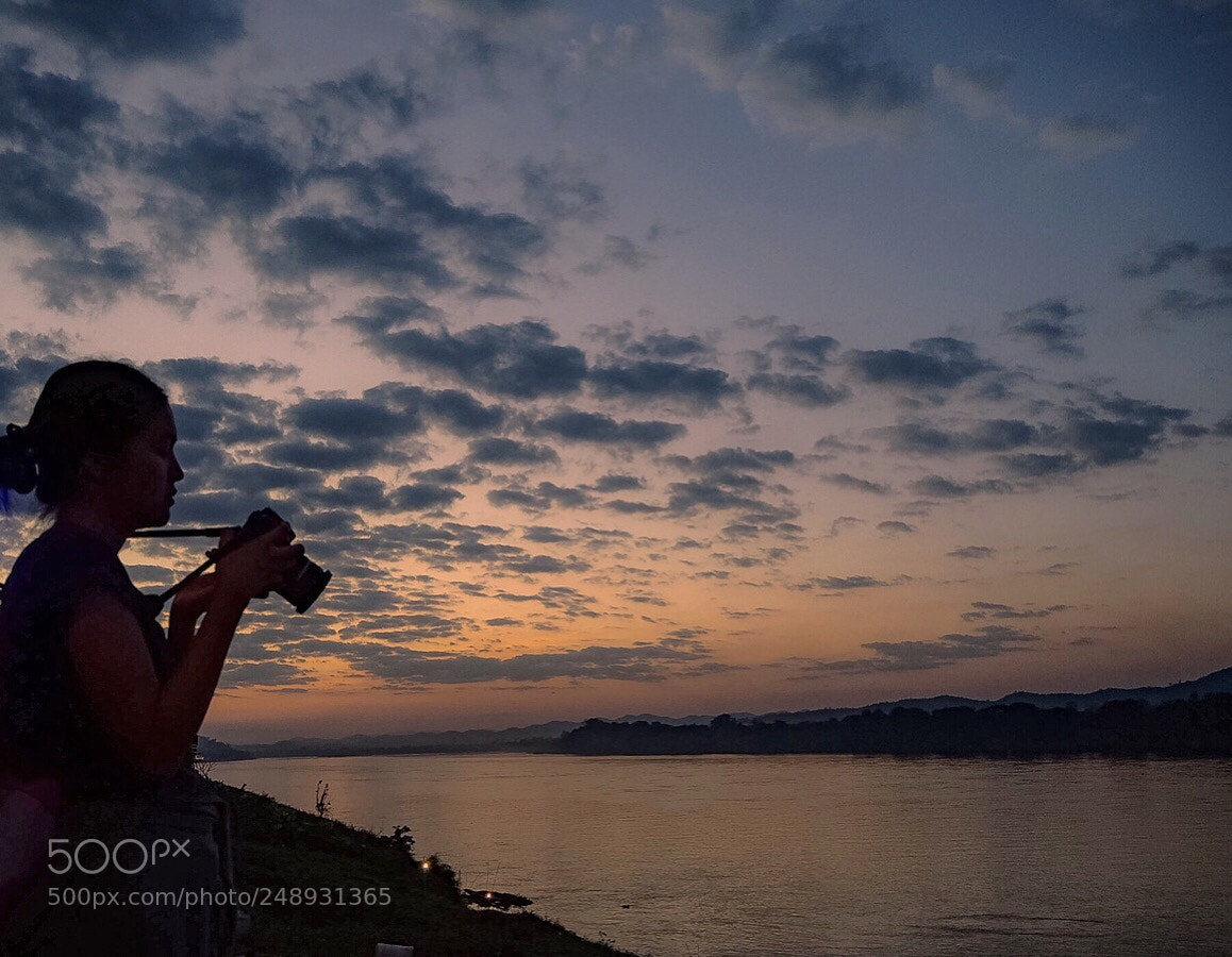 Olympus OM-D E-M10 II sample photo. A girl under the photography
