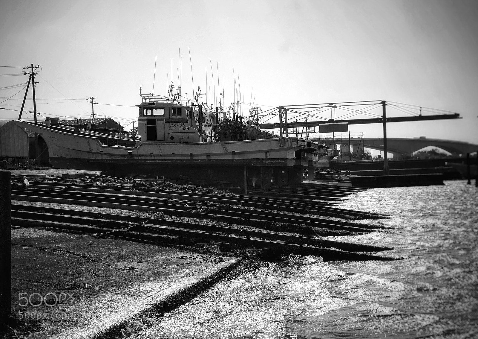 Sony Alpha NEX-5T sample photo. Ships are repaired. photography
