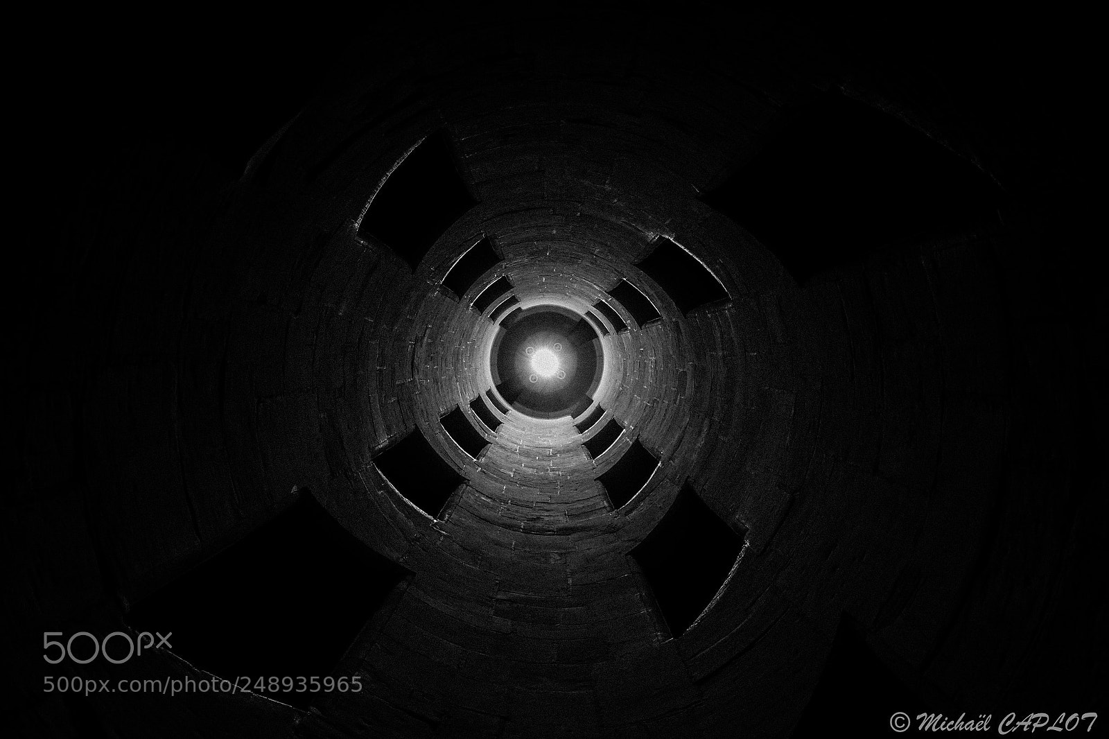Canon EOS 550D (EOS Rebel T2i / EOS Kiss X4) sample photo. Stairs at chambord photography