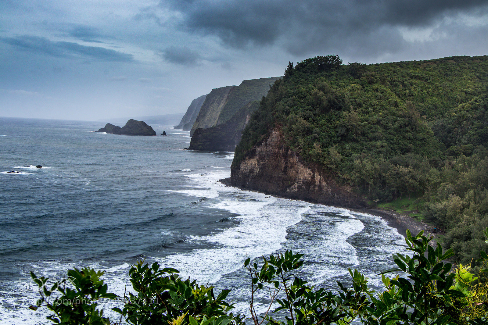 Canon EOS 80D sample photo. Stormy day at bay photography