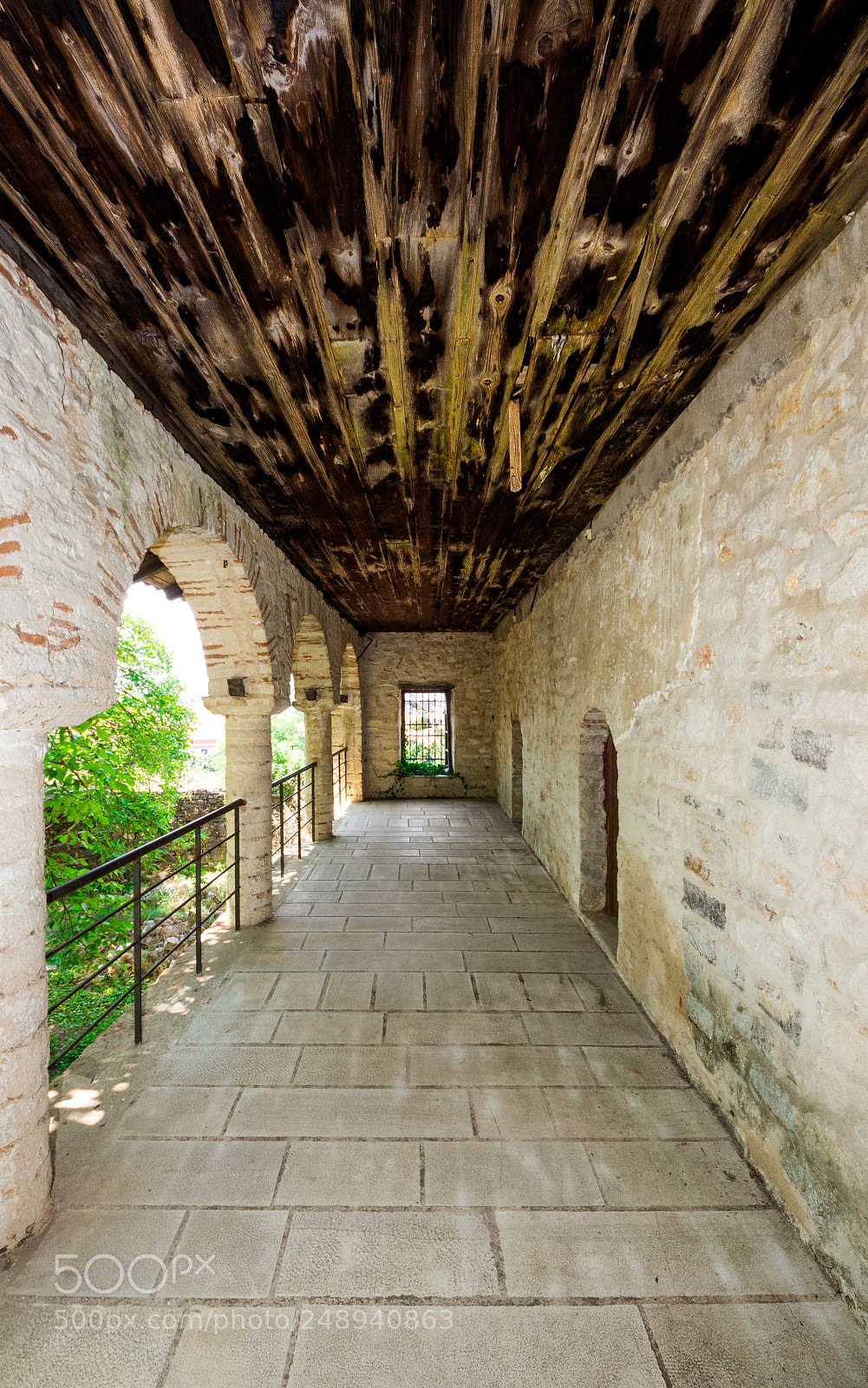Canon EOS 600D (Rebel EOS T3i / EOS Kiss X5) sample photo. Inside a monastery in photography