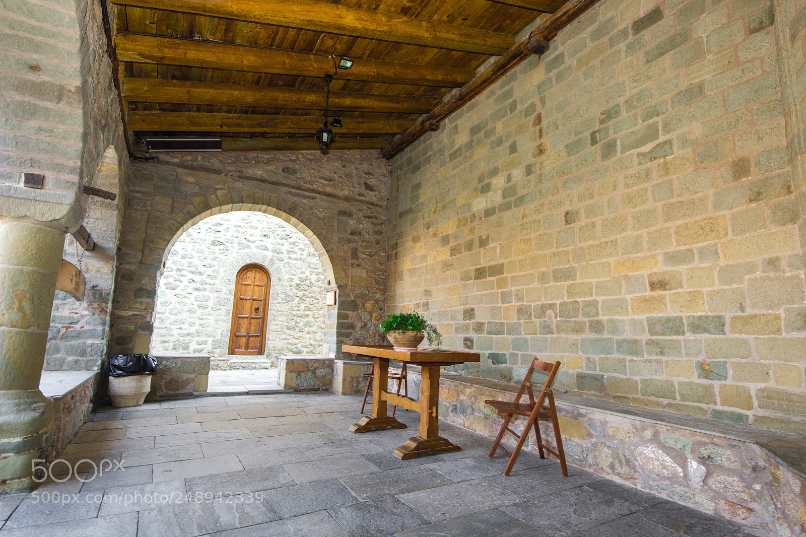 Canon EOS 600D (Rebel EOS T3i / EOS Kiss X5) sample photo. Inside a monastery in photography