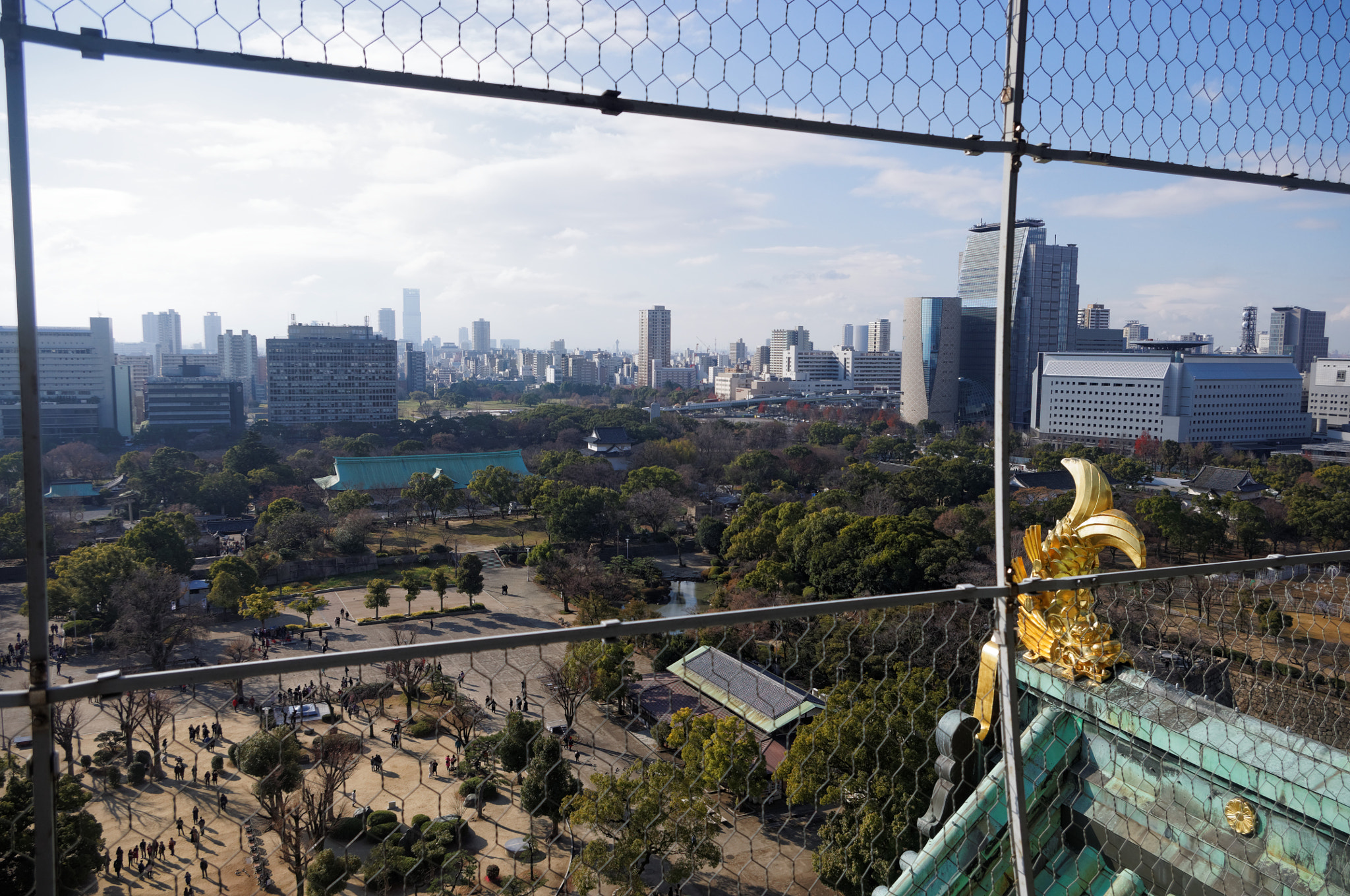 Pentax K-r sample photo. View of osaka castle observatory photography