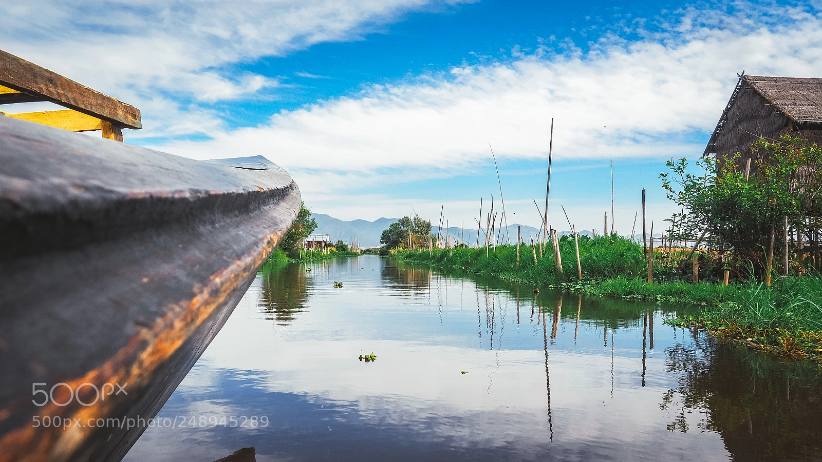 Olympus OM-D E-M10 II sample photo. Inle lake photography
