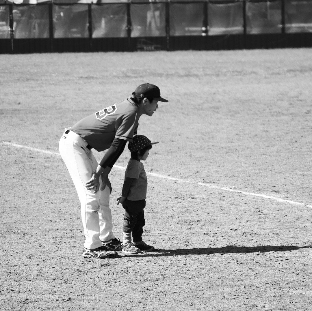 Canon EOS 800D (EOS Rebel T7i / EOS Kiss X9i) sample photo. The player &  kid photography