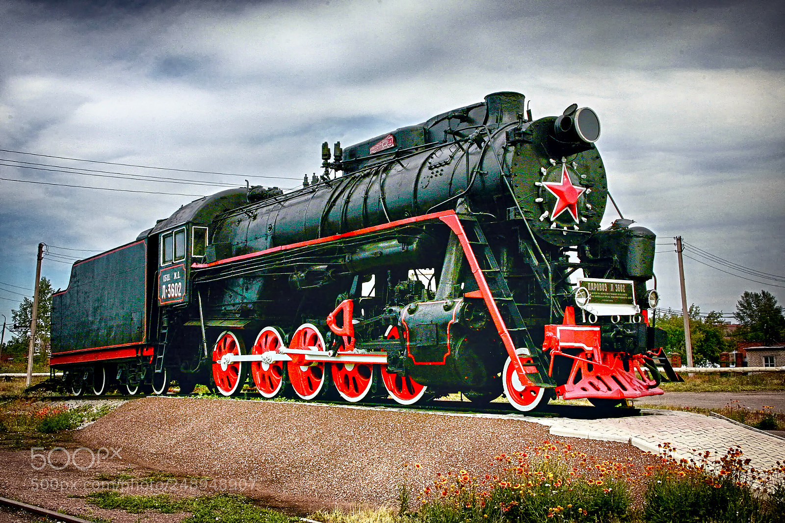 Canon EOS 5D sample photo. Monument to the locomotive photography
