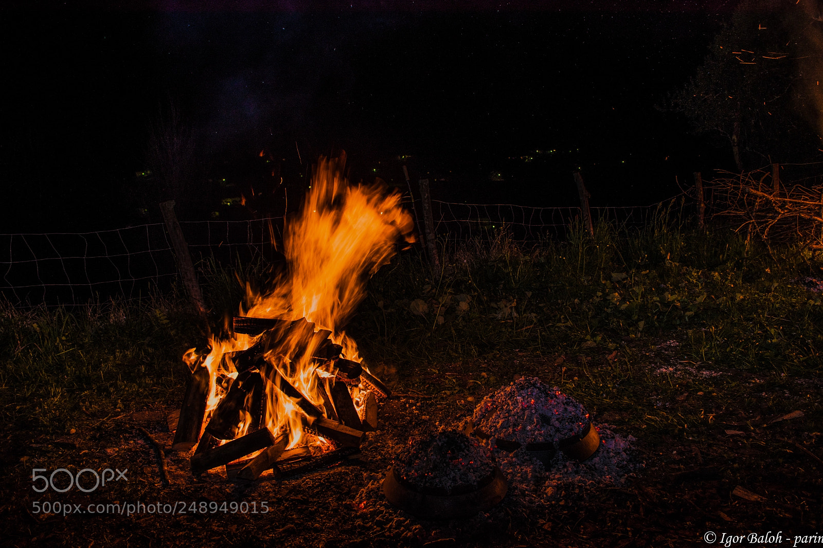 Nikon D5500 sample photo. Night cooking photography