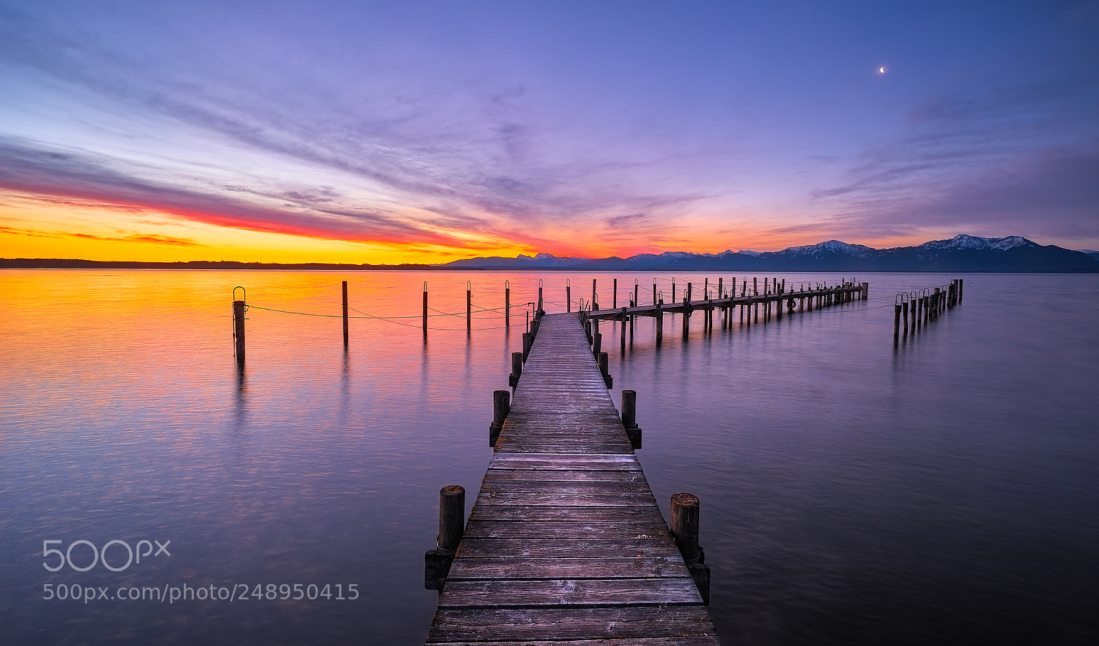 Sony a7 II + Sony Vario-Tessar T* FE 16-35mm F4 ZA OSS sample photo. Minutes to light photography