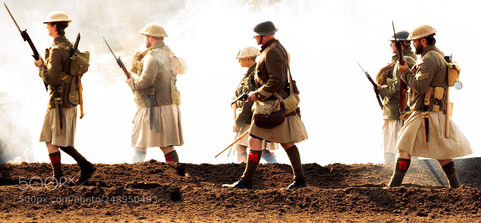 Canon EOS 100D (EOS Rebel SL1 / EOS Kiss X7) sample photo. World war 1 soldiers photography