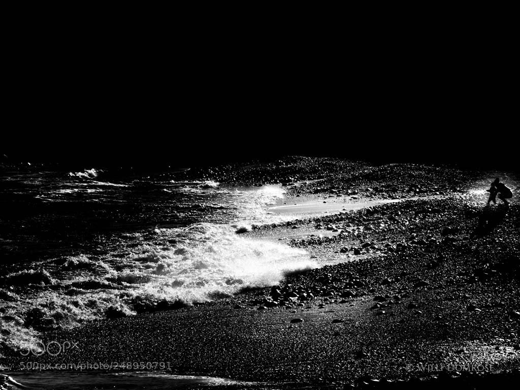 Olympus OM-D E-M1 sample photo. Looking at the waves photography