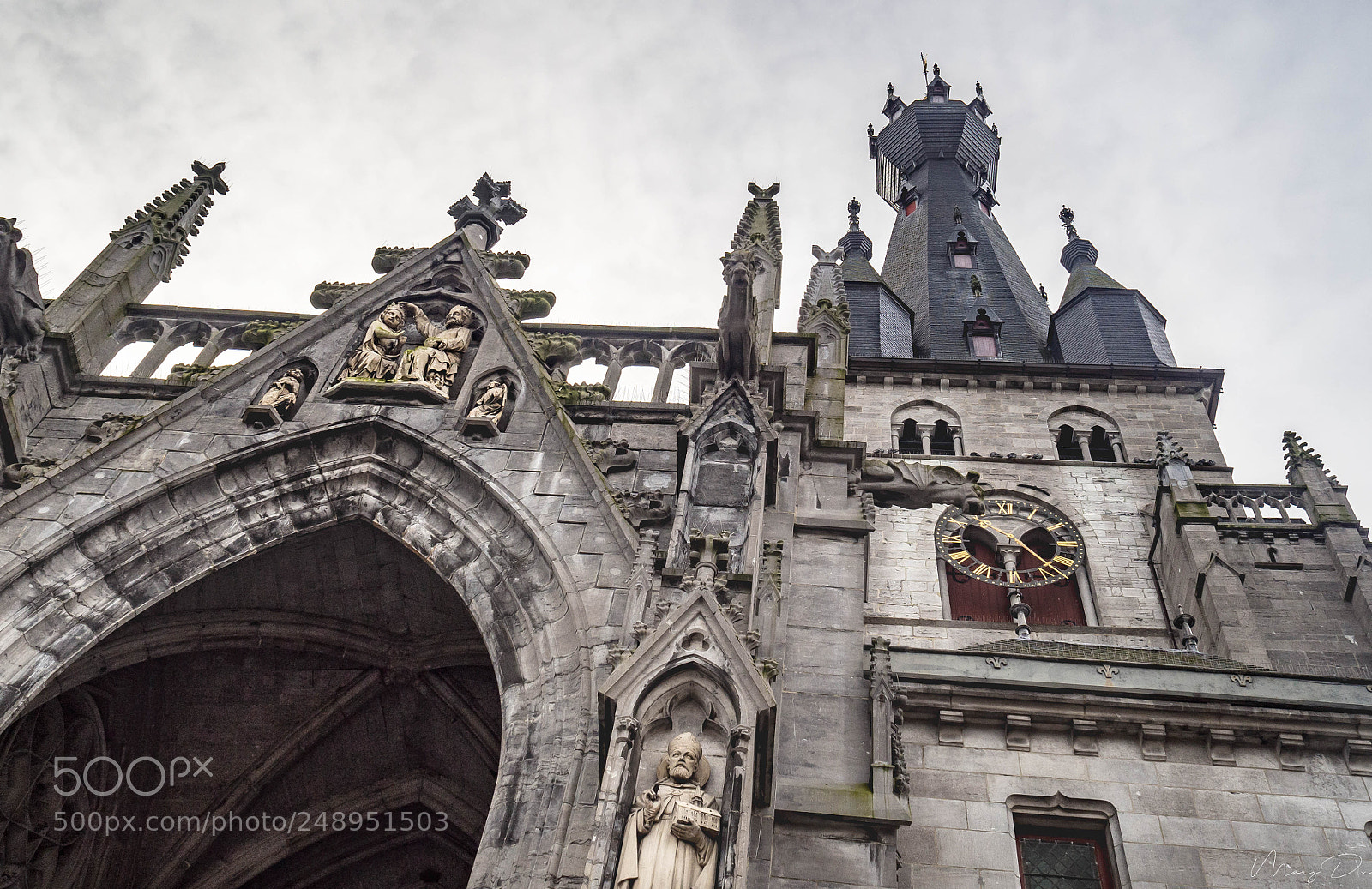 Olympus OM-D E-M10 II sample photo. Basilique saint-materne walcourt photography