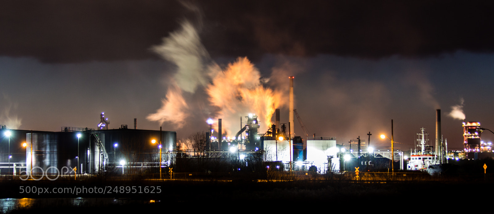 Canon EOS 650D (EOS Rebel T4i / EOS Kiss X6i) sample photo. Industrial district v photography