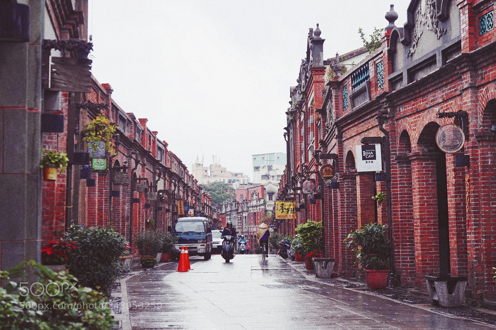 Sony Alpha a5000 (ILCE 5000) sample photo. Old streets in taipei photography