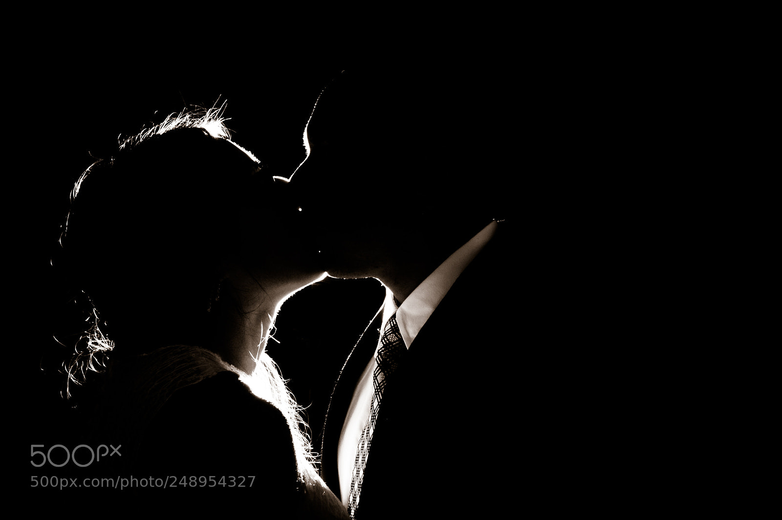 Nikon D700 sample photo. Wedding kiss photography