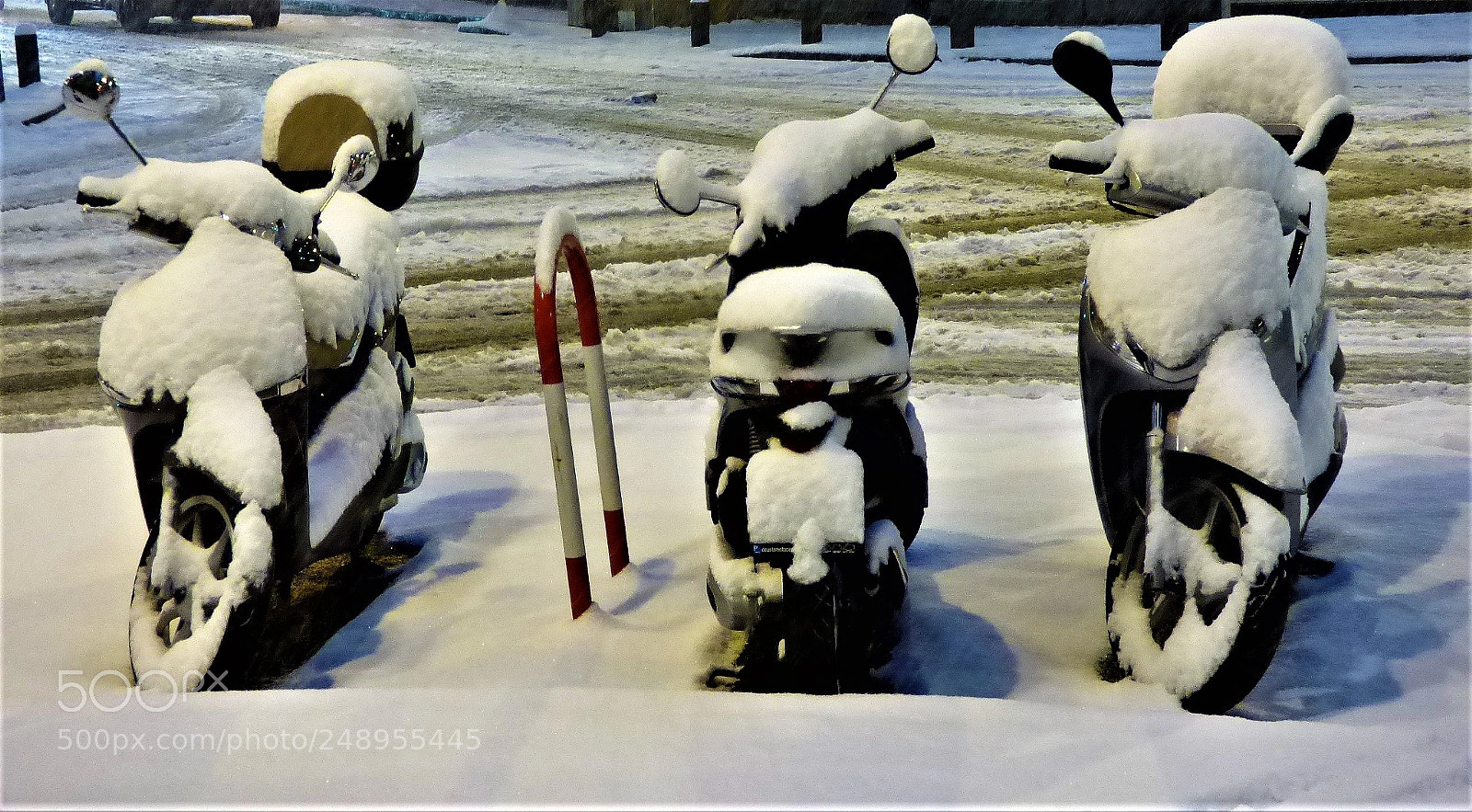 Panasonic DMC-FZ72 sample photo. Motos de nieve photography
