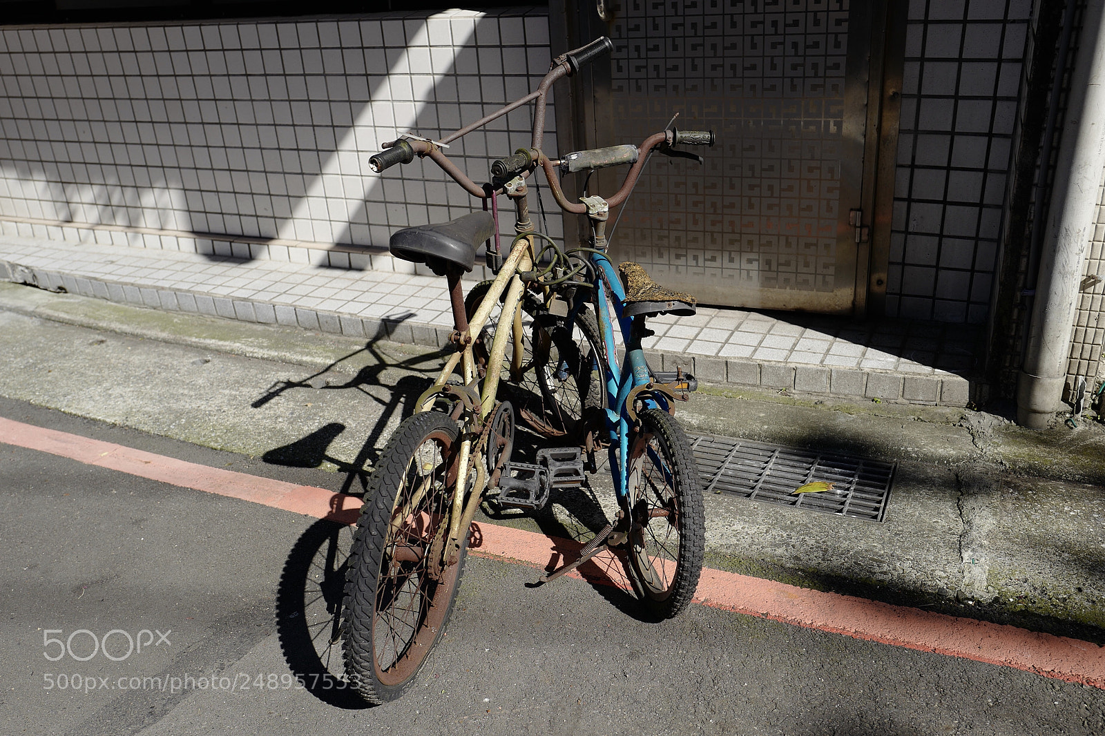Leica Q (Typ 116) sample photo. 自行車找不到他的小主人了 photography