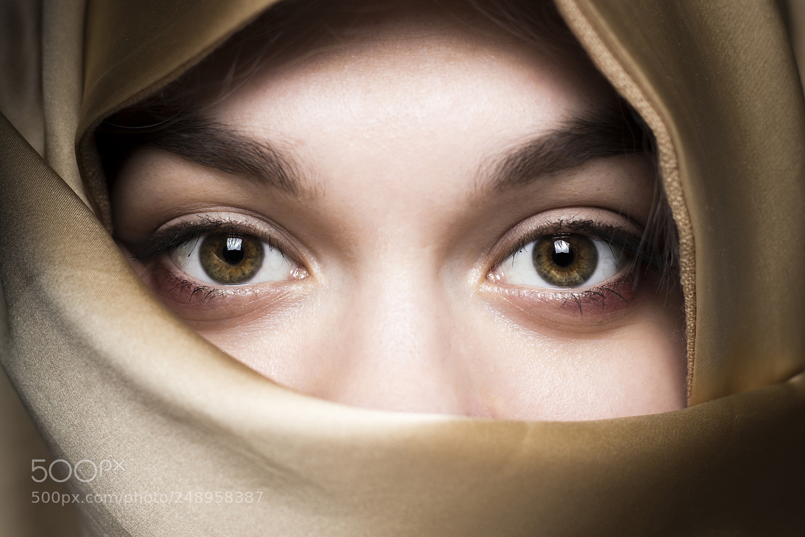 Canon EOS 100D (EOS Rebel SL1 / EOS Kiss X7) sample photo. Golden beauty photography