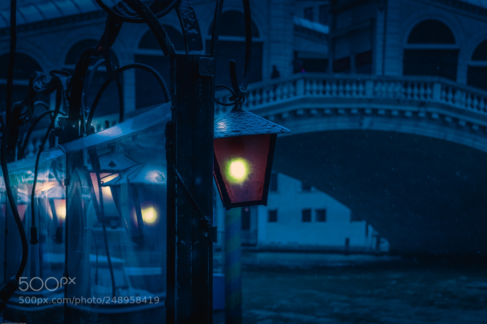 Canon EOS 200D (EOS Rebel SL2 / EOS Kiss X9) sample photo. Venice bridge photography