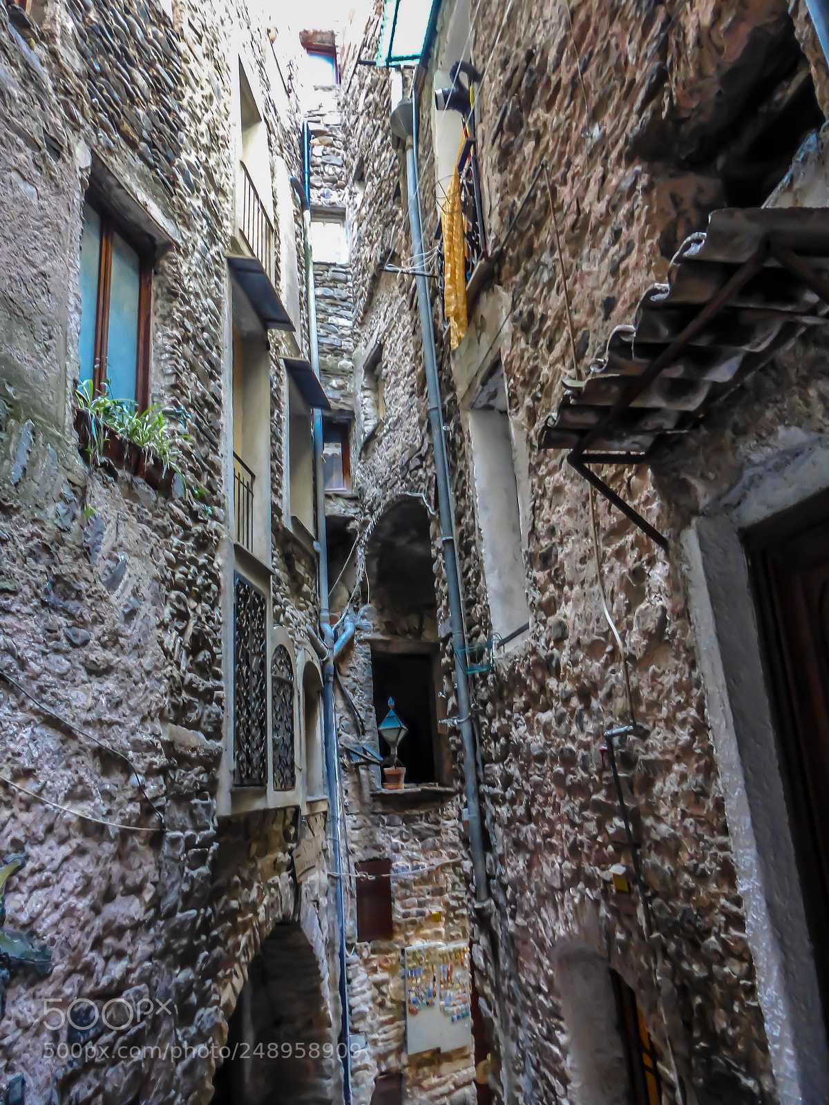 Panasonic Lumix DMC-ZS25 (Lumix DMC-TZ35) sample photo. Vicini di casa, troppo photography