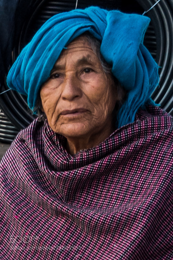 Sony Cyber-shot DSC-RX100 III sample photo. Woman with blue head photography
