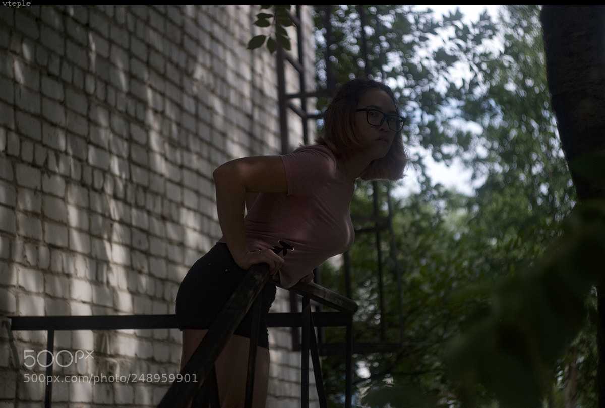 Canon EOS 10D sample photo. Young girl sonya on photography
