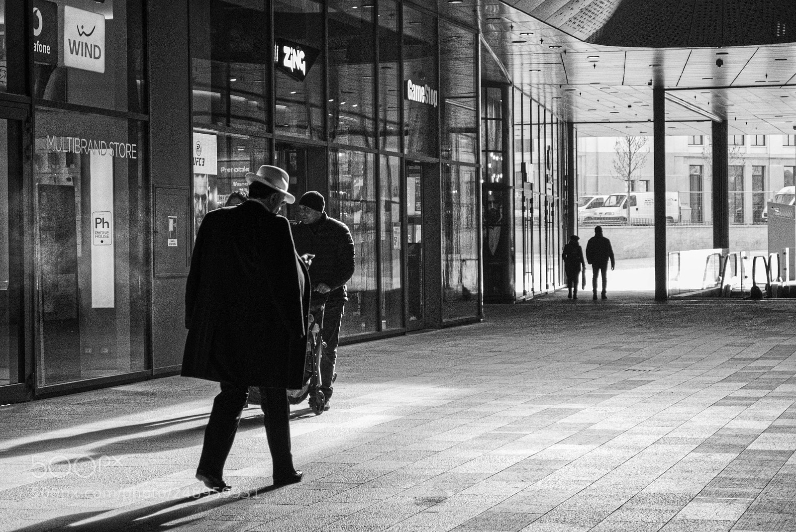 Panasonic Lumix DMC-GX7 sample photo. City life, milano photography