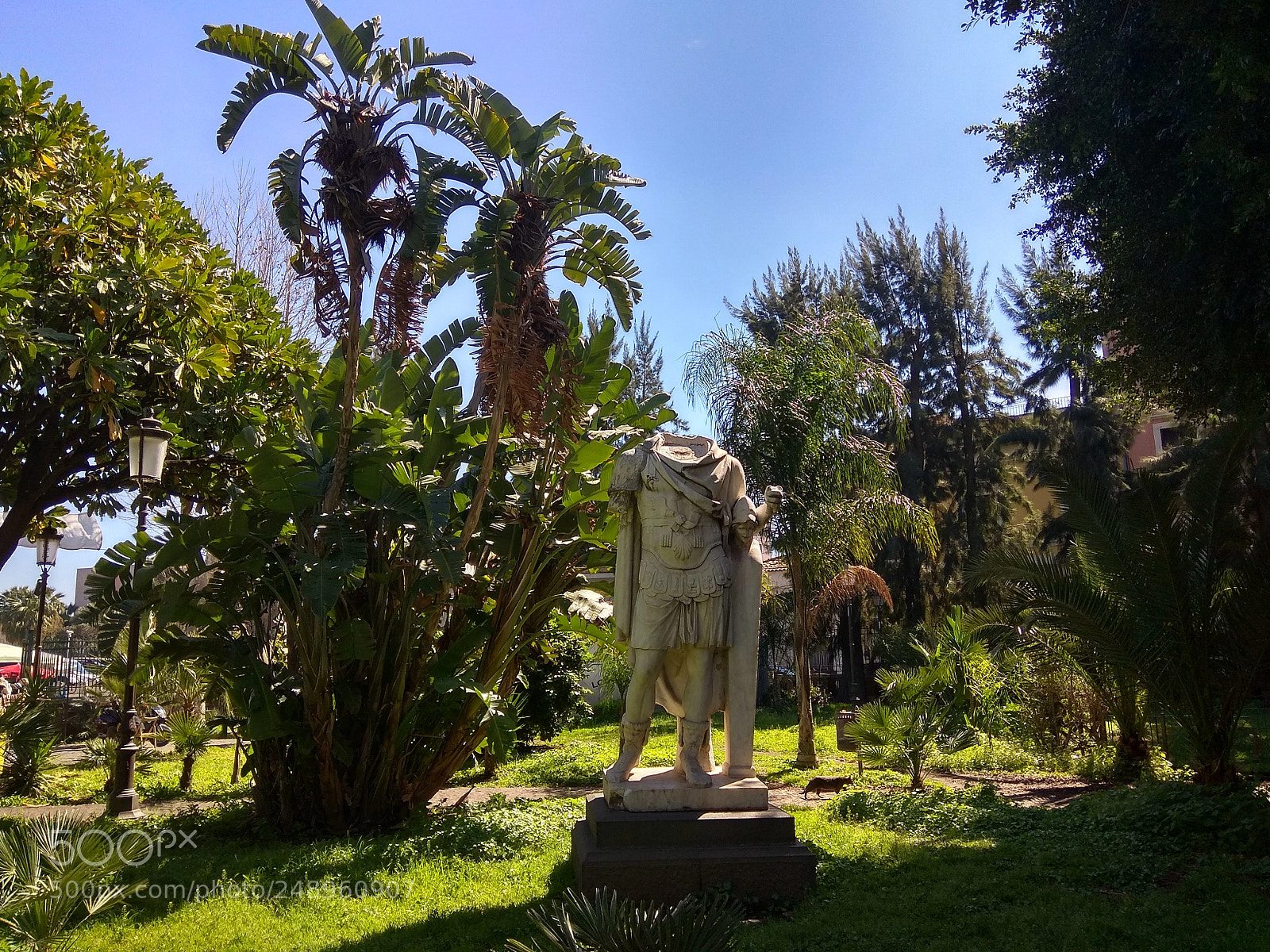 Xiaomi Redmi Note 4 sample photo. Ancient man without head photography