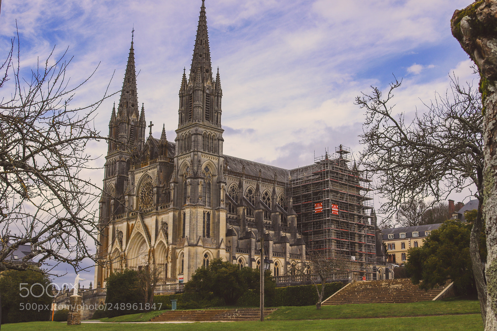 Canon EOS 200D (EOS Rebel SL2 / EOS Kiss X9) sample photo. La chapelle-montligeon photography
