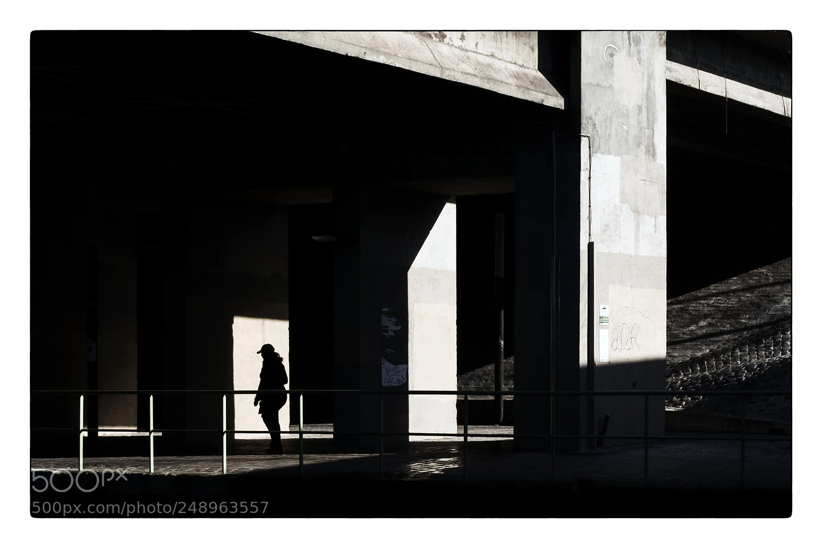 Fujifilm X100F sample photo. Sous les ponts photography