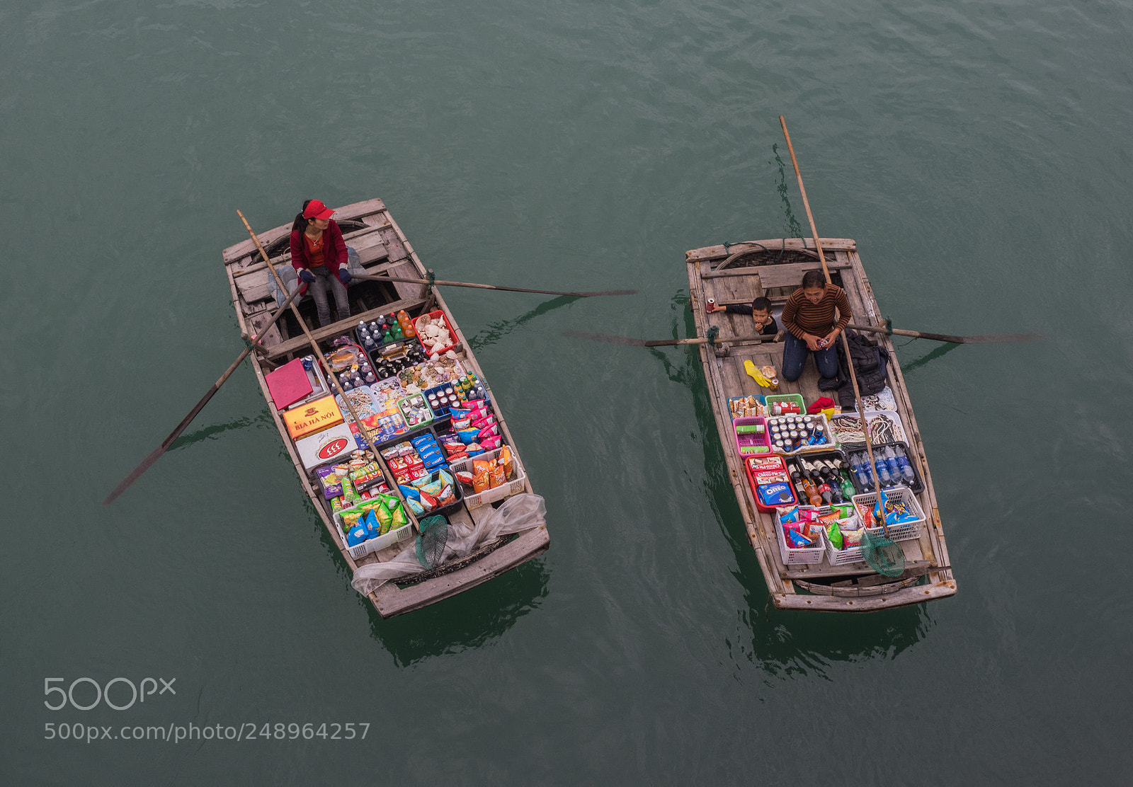 Olympus OM-D E-M1 sample photo. Sellers in ha long photography