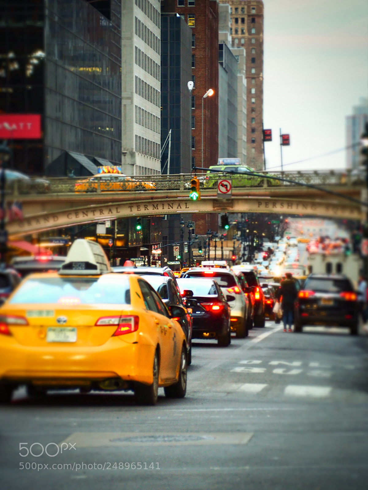 Olympus OM-D E-M5 II sample photo. 42nd street traffic at photography