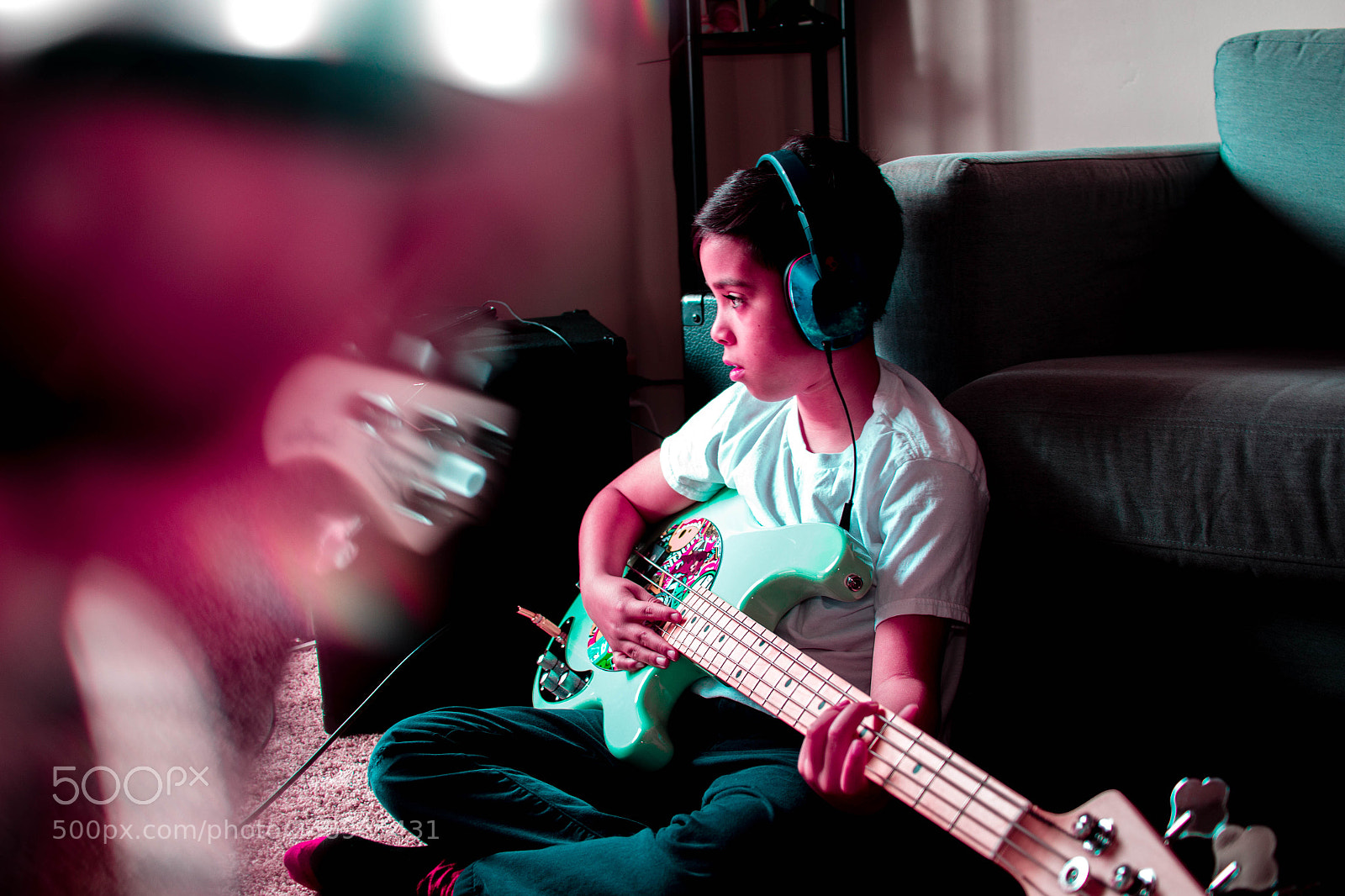 Canon EOS 700D (EOS Rebel T5i / EOS Kiss X7i) sample photo. Mini bass player photography