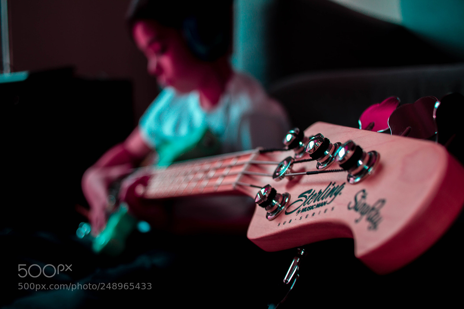 Canon EOS 700D (EOS Rebel T5i / EOS Kiss X7i) sample photo. Mini bass player photography