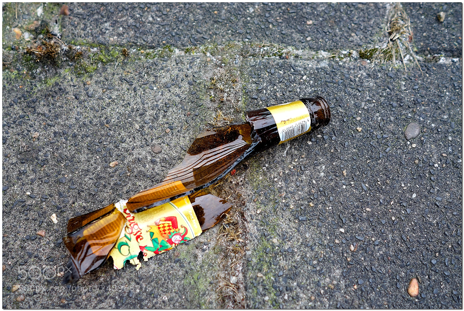 Sony a7 sample photo. Broken bottle. photography