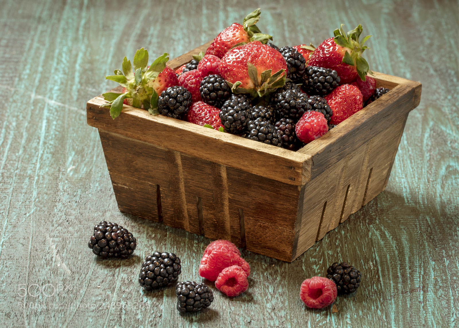 Canon EOS 5DS R sample photo. Basket of berries photography
