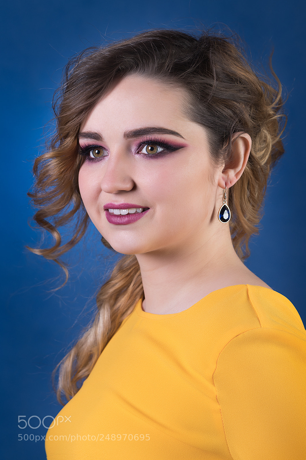 Canon EOS 80D sample photo. Yellow and blue photography