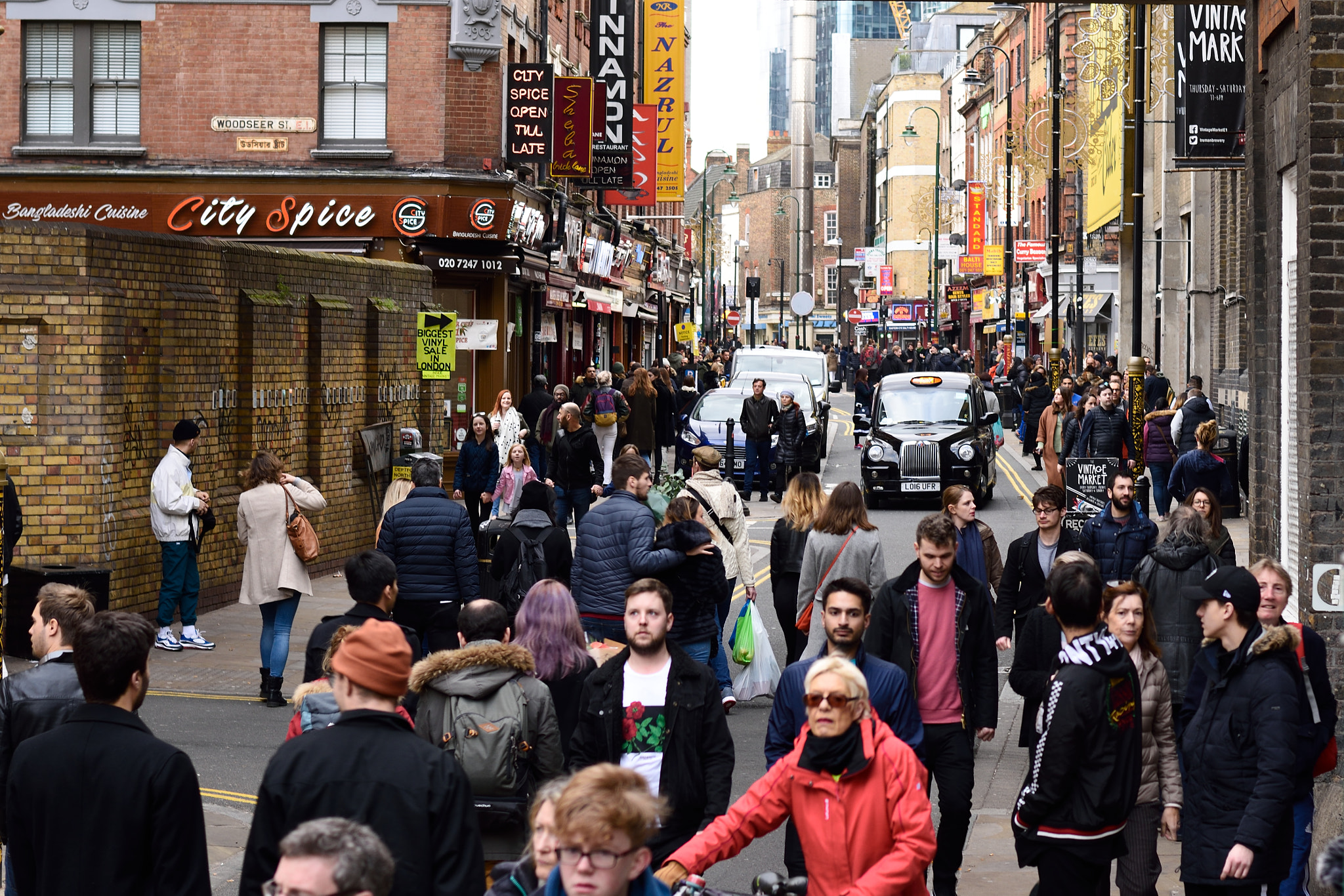 Nikon D5500 + Nikon AF-S Nikkor 50mm F1.8G sample photo. London cab photography