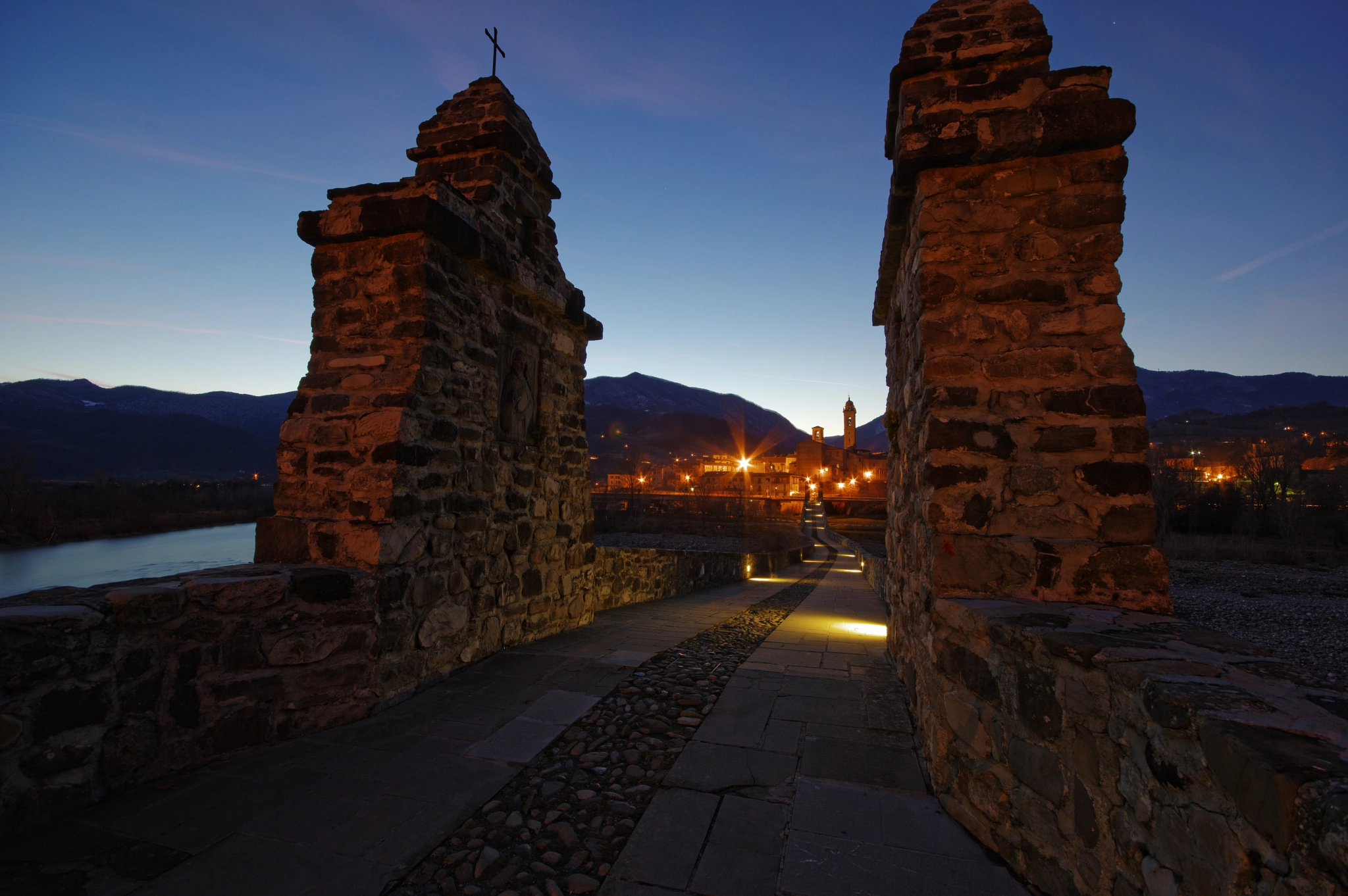 Sigma AF 10-20mm F4-5.6 EX DC sample photo. Bobbio (pc) - italy photography
