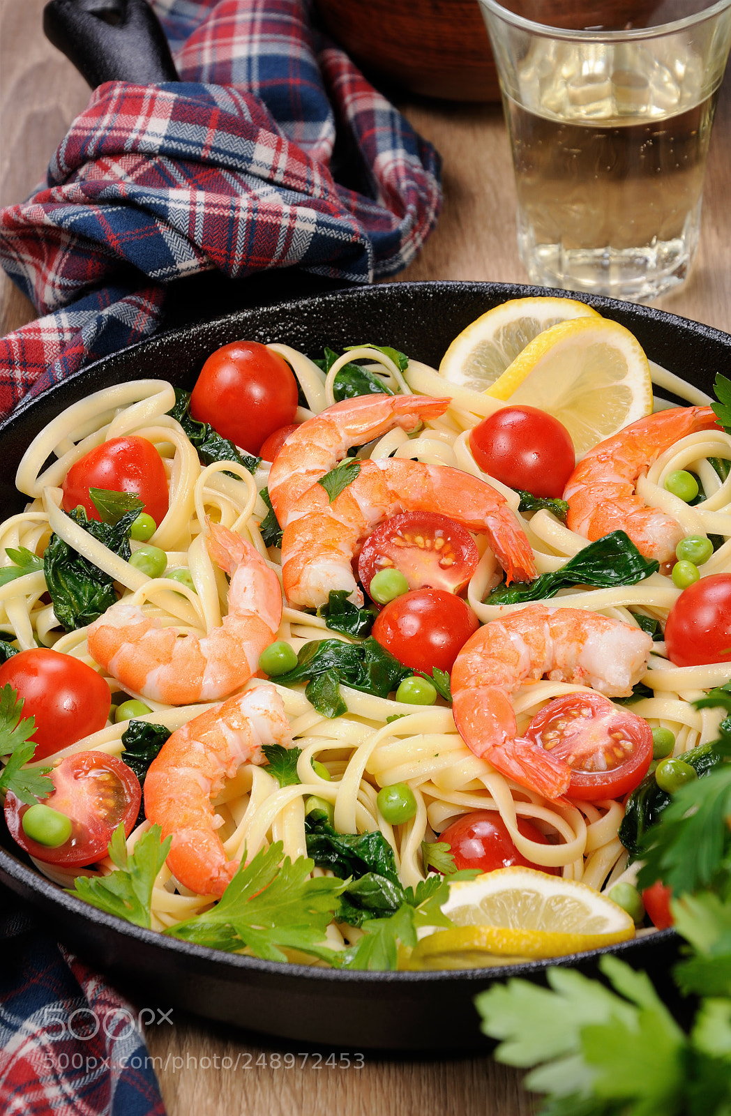 Nikon D90 sample photo. Pasta with shrimp and photography