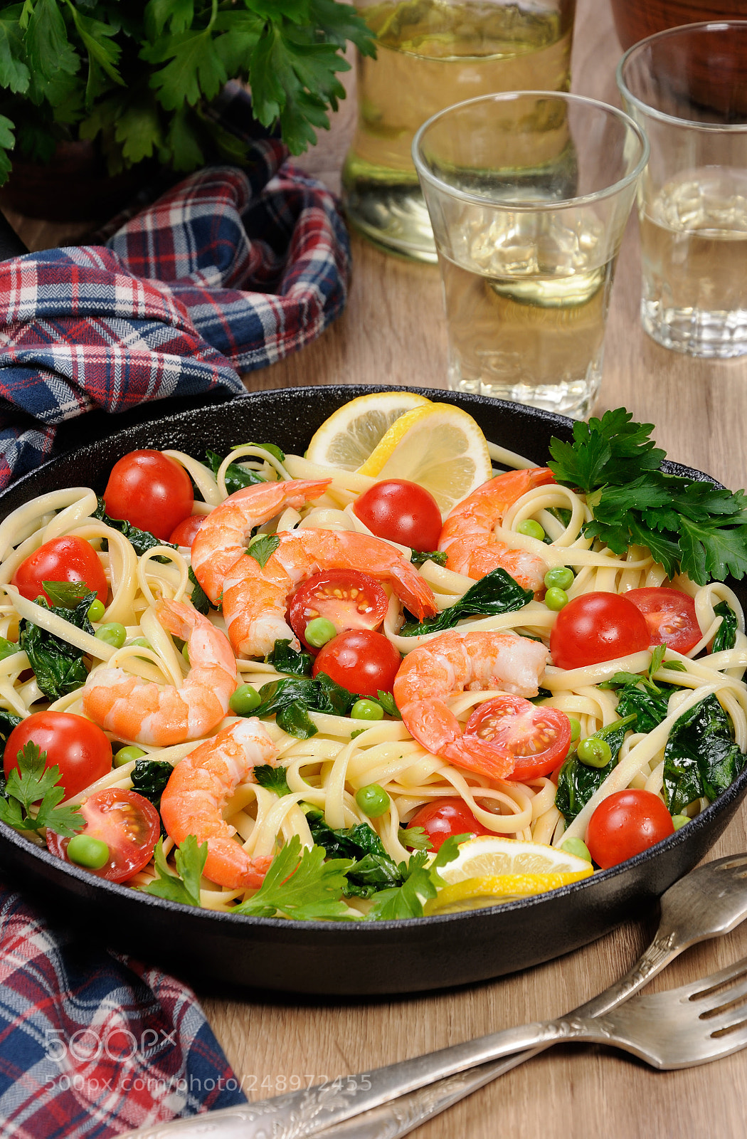 Nikon D90 sample photo. Pasta with shrimp and photography