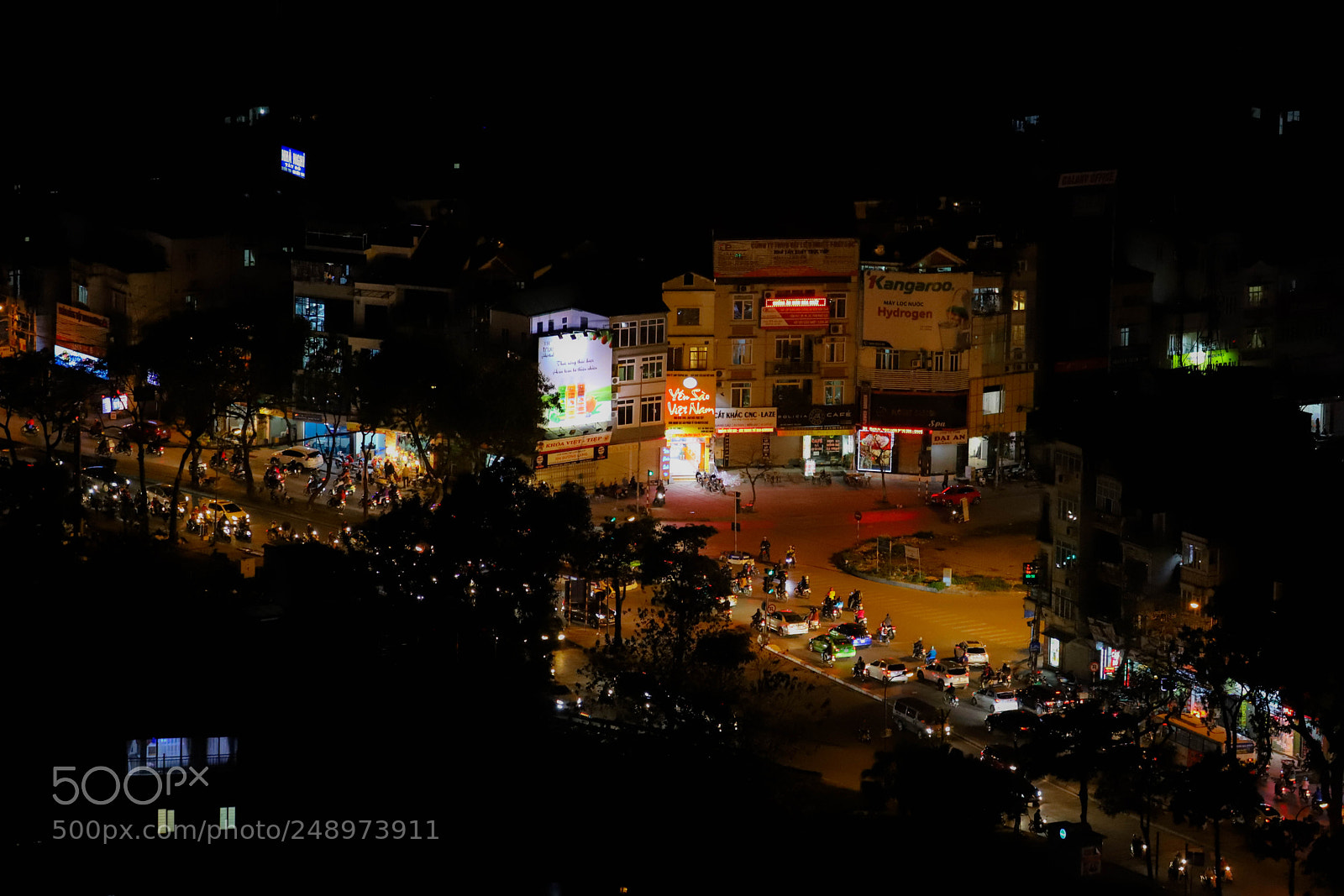 Canon EOS 6D Mark II sample photo. Hanoi city lights photography