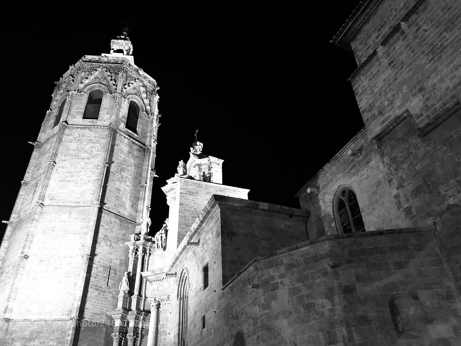 Apple iPhone 8 sample photo. Cathedral of valencia,spain photography