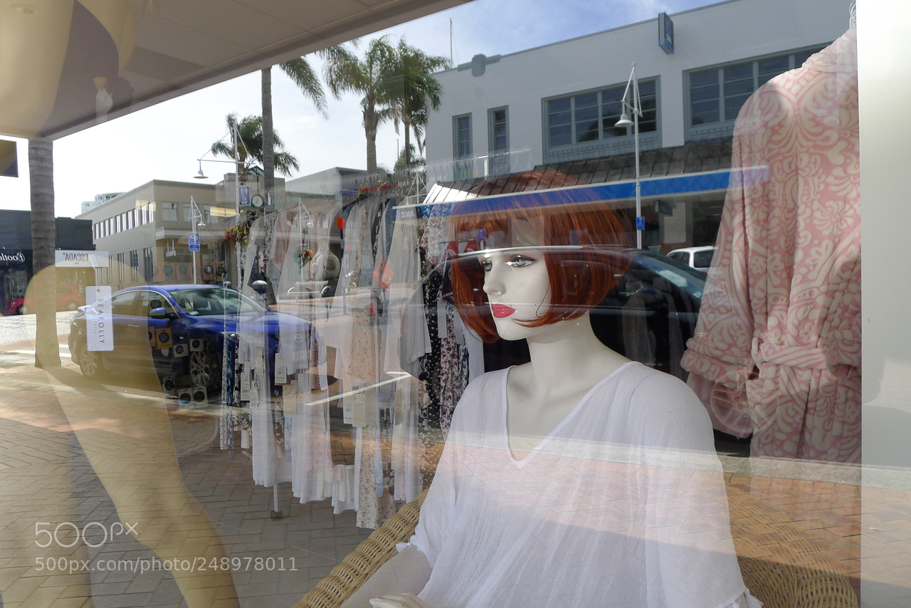 Panasonic Lumix DMC-LX5 sample photo. Her photography